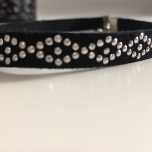 Black choker